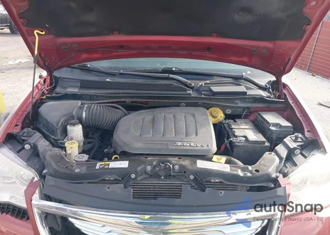 2014 Chrysler Town & Country Touring from USA, damaged, VIN 2C4RC1BGXER280439